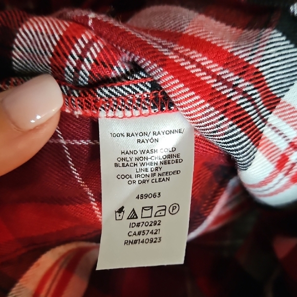 LOFT Red and Black Relaxed Blouse with Buttoned Front - Picture 6 of 6